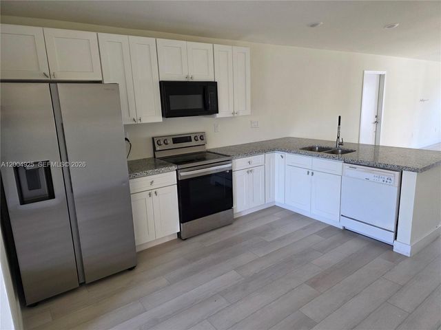 2913 SW 34th St., Lehigh Acres, FL 33976