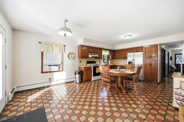 309 Erie Ave, Midland Park Boro, NJ 07432