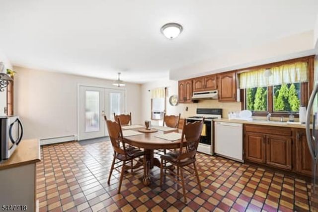 309 Erie Ave, Midland Park Boro, NJ 07432