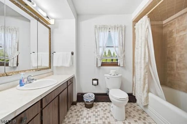 309 Erie Ave, Midland Park Boro, NJ 07432