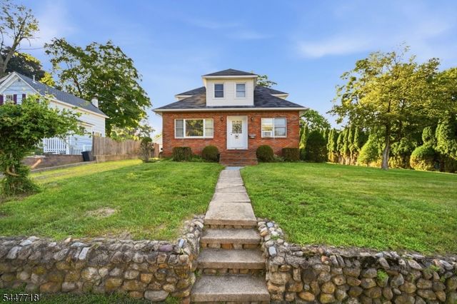 309 Erie Ave, Midland Park Boro, NJ 07432