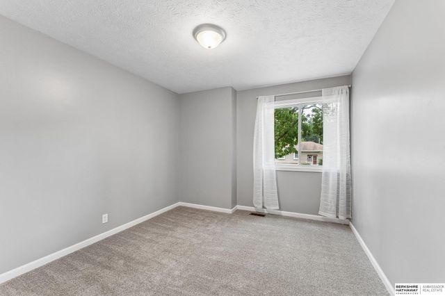 15286 U Street, Omaha, NE 68137