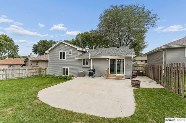 15286 U Street, Omaha, NE 68137