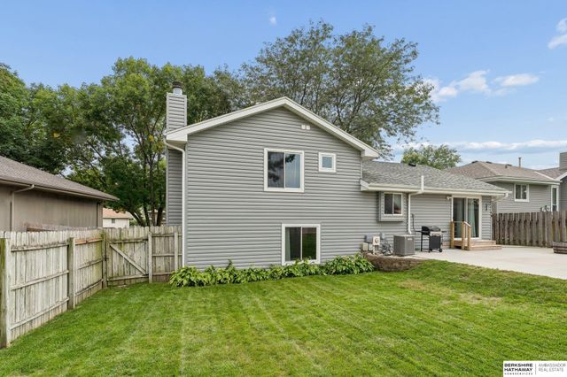 15286 U Street, Omaha, NE 68137
