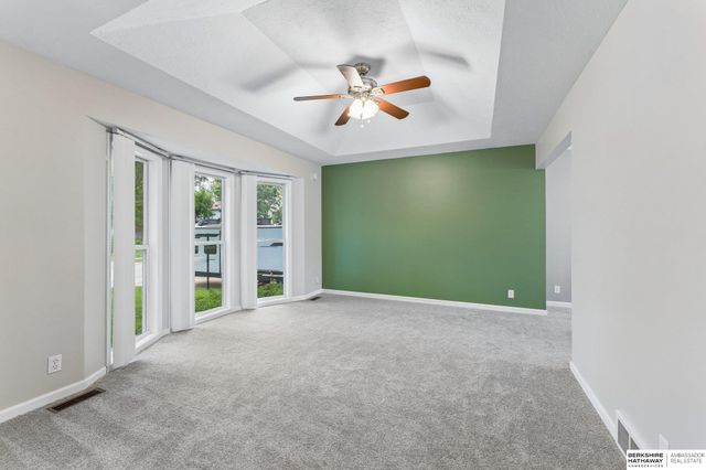 15286 U Street, Omaha, NE 68137