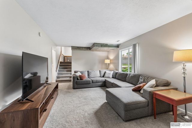15286 U Street, Omaha, NE 68137