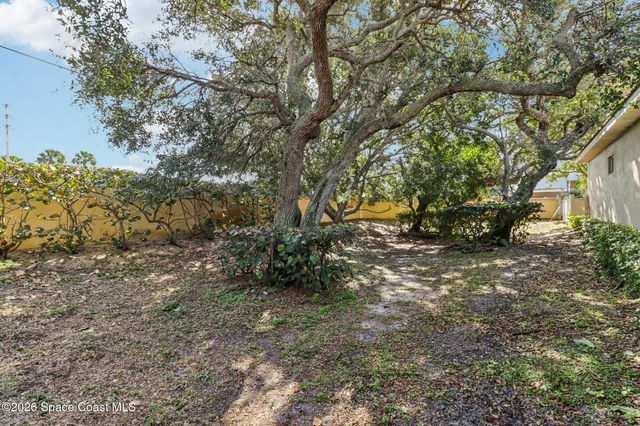 121 Seminole Lane, Cocoa Beach, FL 32931