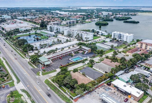 121 Seminole Lane, Cocoa Beach, FL 32931