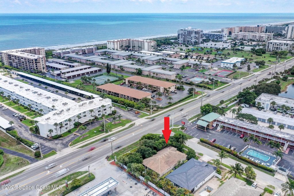 121 Seminole Lane, Cocoa Beach, FL 32931