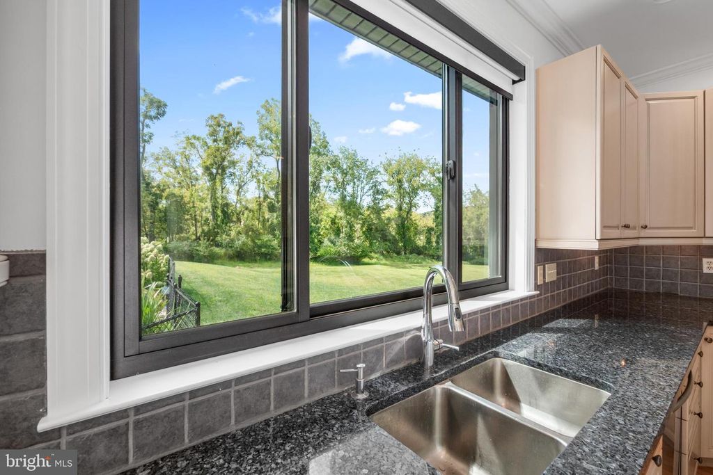 1944 OBRIENS CT, Bethlehem, PA 18015