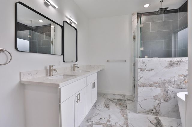 9339 Lavender St, North Houston, TX 77016