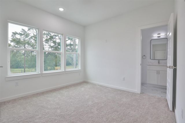 9339 Lavender St, North Houston, TX 77016