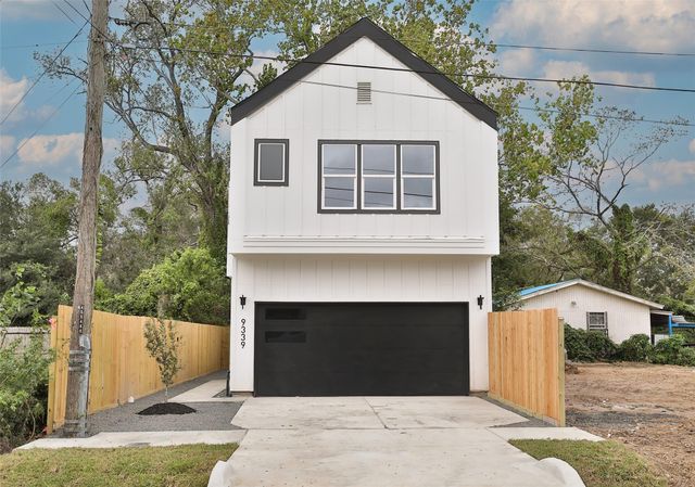 9339 Lavender St, North Houston, TX 77016