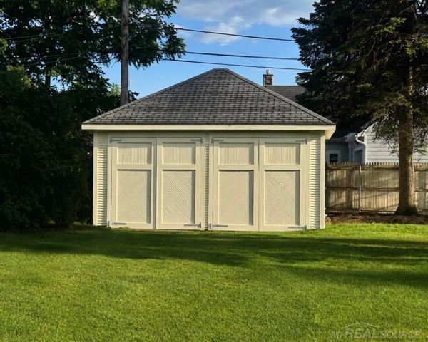 43 Lincoln Street Street, Mount Clemens, MI 48043