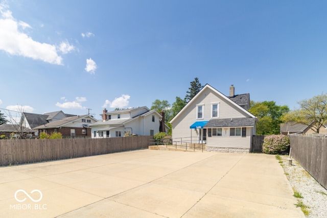 621 N State Street, Greenfield, IN 46140