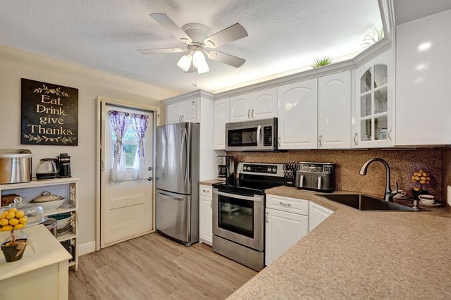 2850 N Palm Aire Drive 401, Pompano Beach, FL 33069