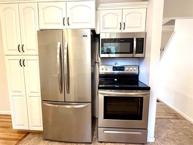 30215 Stockton Avenue, Farmington Hills, MI 48336
