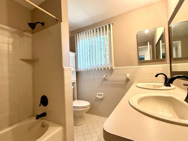 30215 Stockton Avenue, Farmington Hills, MI 48336