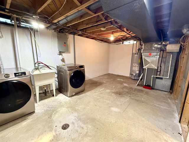 30215 Stockton Avenue, Farmington Hills, MI 48336