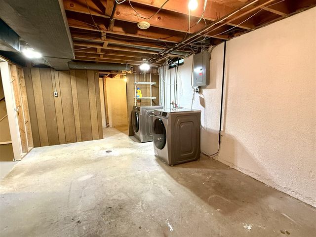 30215 Stockton Avenue, Farmington Hills, MI 48336