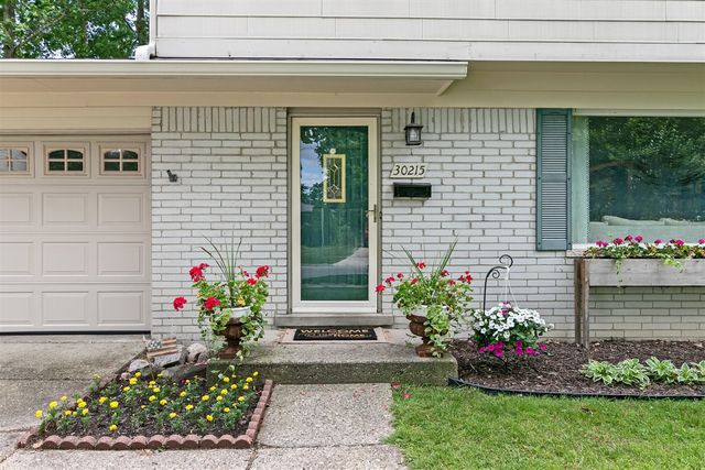 30215 Stockton Avenue, Farmington Hills, MI 48336