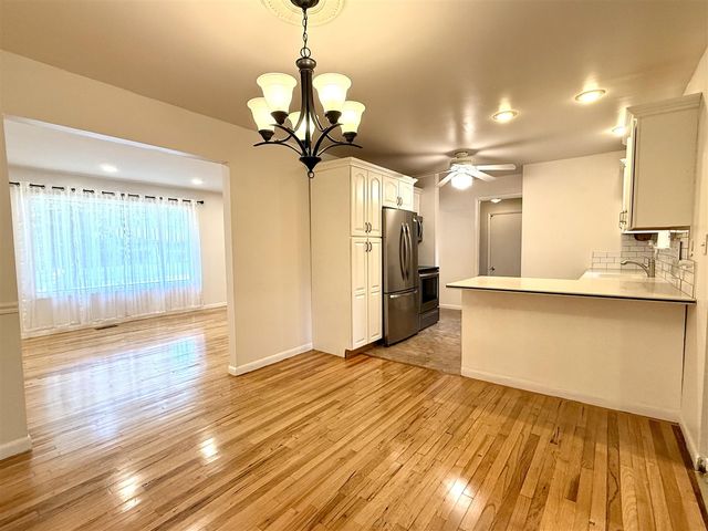 30215 Stockton Avenue, Farmington Hills, MI 48336