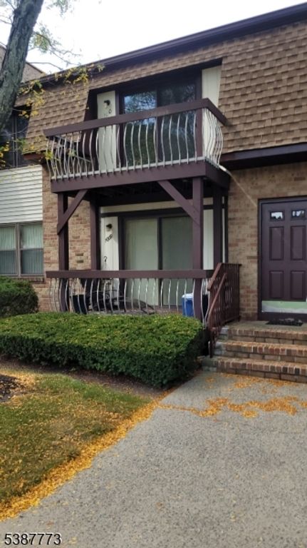 1010 N Oaks Blvd, North Brunswick Twp., NJ 08902