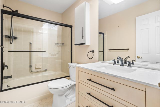 1 Morning Glory Lane, Whiting, NJ 08759