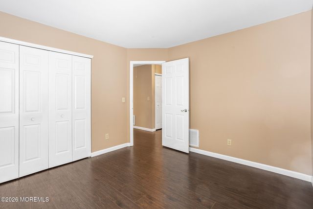 1 Morning Glory Lane, Whiting, NJ 08759