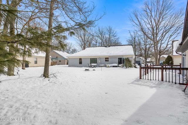 1 Morning Glory Lane, Whiting, NJ 08759