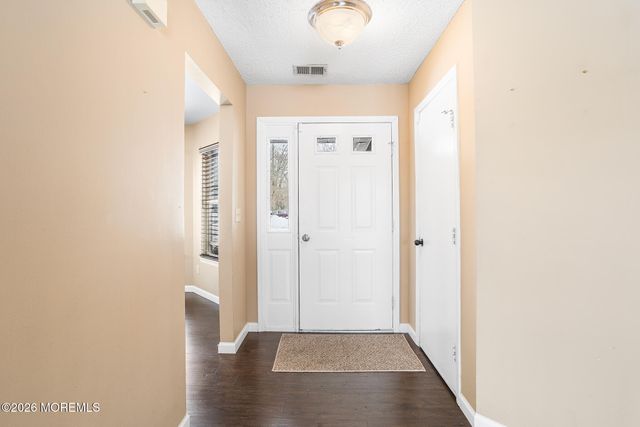 1 Morning Glory Lane, Whiting, NJ 08759