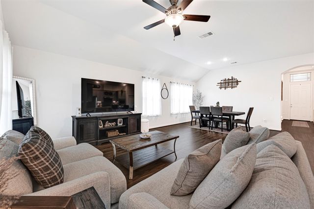 9202 Katie Court, Mont Belvieu, TX 77523