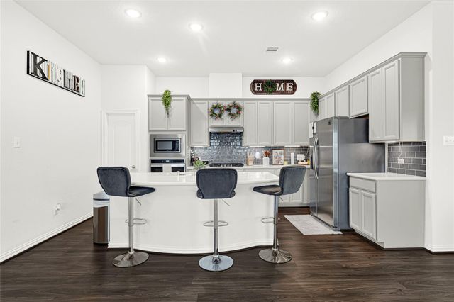 9202 Katie Court, Mont Belvieu, TX 77523