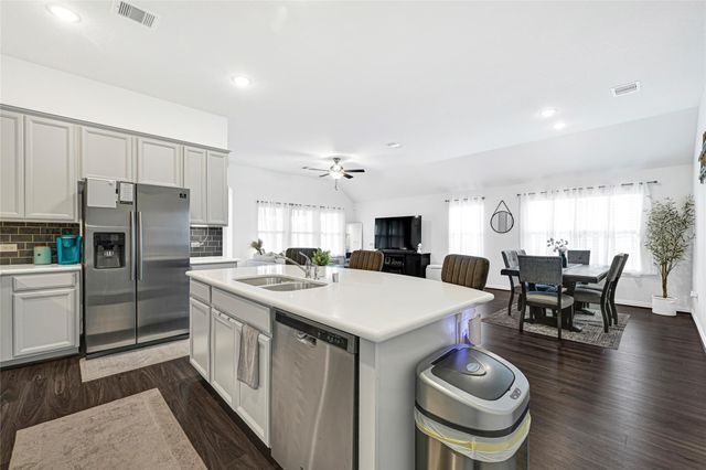 9202 Katie Court, Mont Belvieu, TX 77523