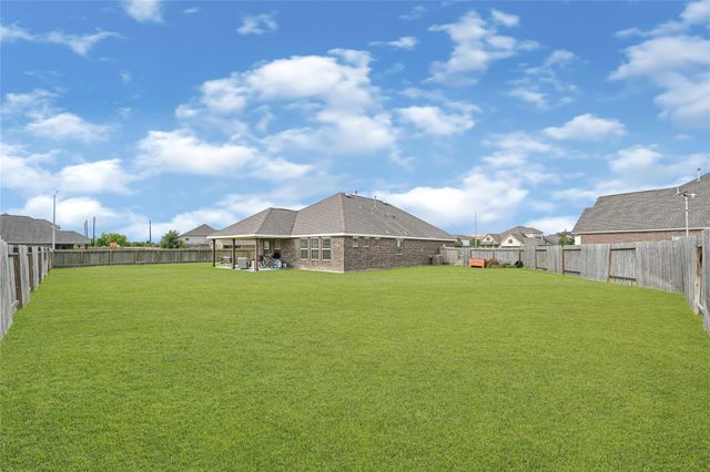 9202 Katie Court, Mont Belvieu, TX 77523