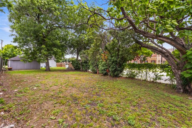 301 Maple Street, Richardson, TX 75081