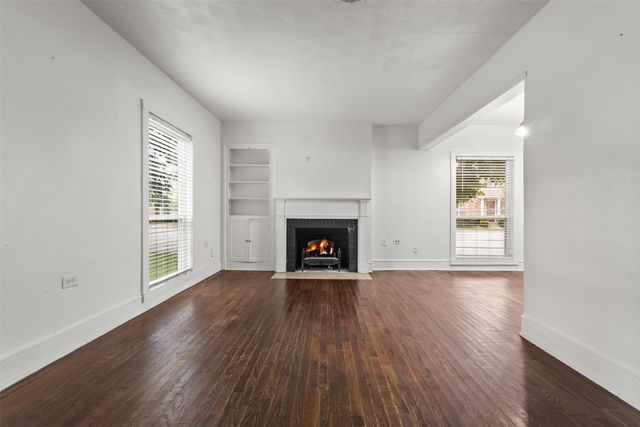 301 Maple Street, Richardson, TX 75081