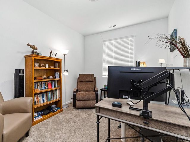2207 Sunrise Ln, Pueblo, CO 81008