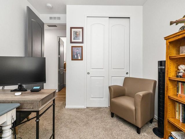 2207 Sunrise Ln, Pueblo, CO 81008