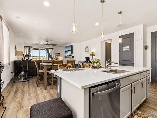 2207 Sunrise Ln, Pueblo, CO 81008