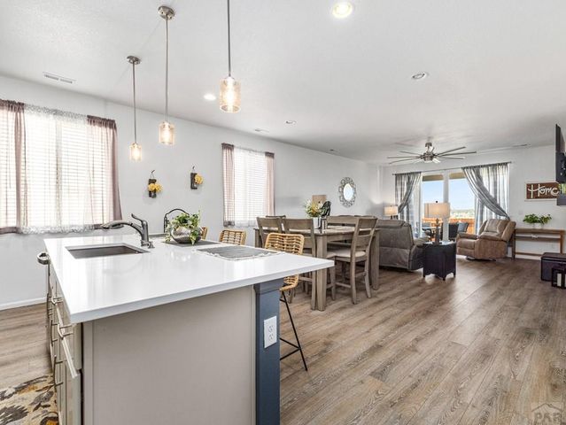 2207 Sunrise Ln, Pueblo, CO 81008