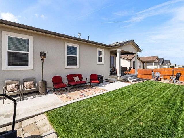 2207 Sunrise Ln, Pueblo, CO 81008