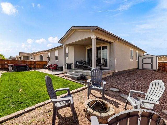 2207 Sunrise Ln, Pueblo, CO 81008