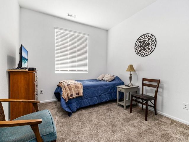 2207 Sunrise Ln, Pueblo, CO 81008