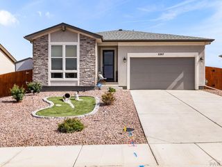 2207 Sunrise Ln, Pueblo, CO 81008