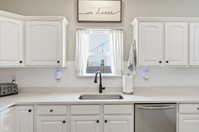 11093 Ragsdale Place, Fishers, IN 46037