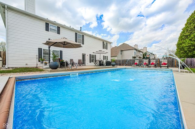 11093 Ragsdale Place, Fishers, IN 46037