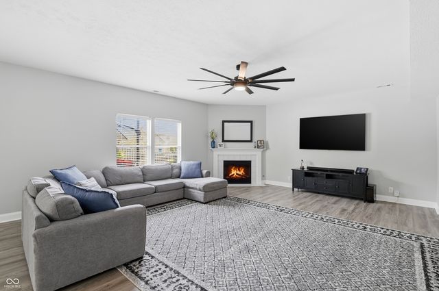11093 Ragsdale Place, Fishers, IN 46037