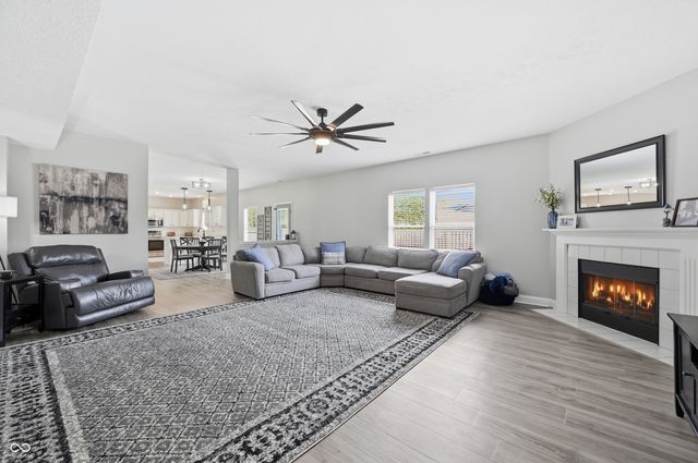 11093 Ragsdale Place, Fishers, IN 46037
