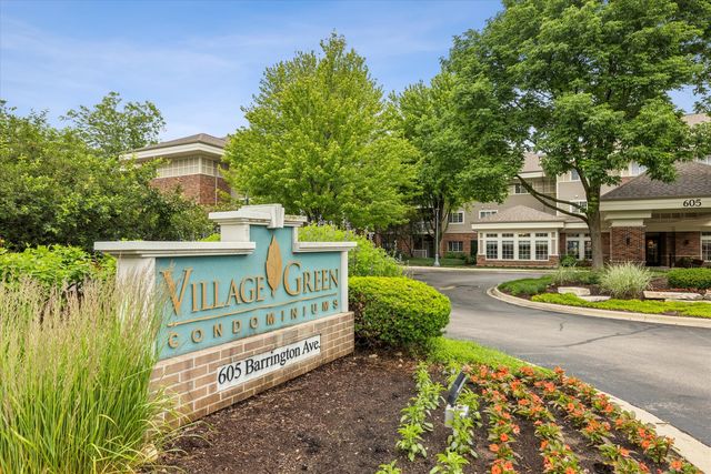 605 Barrington Avenue 332, East Dundee, IL 60118